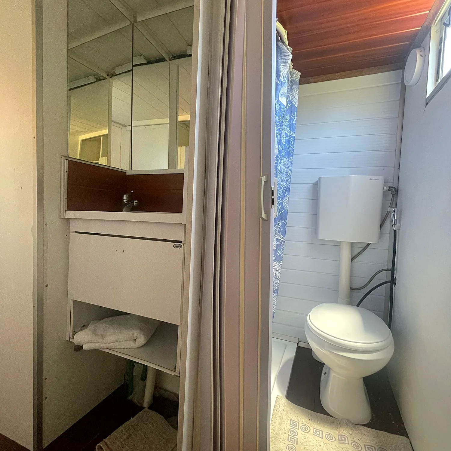 La Escapada bathroom
