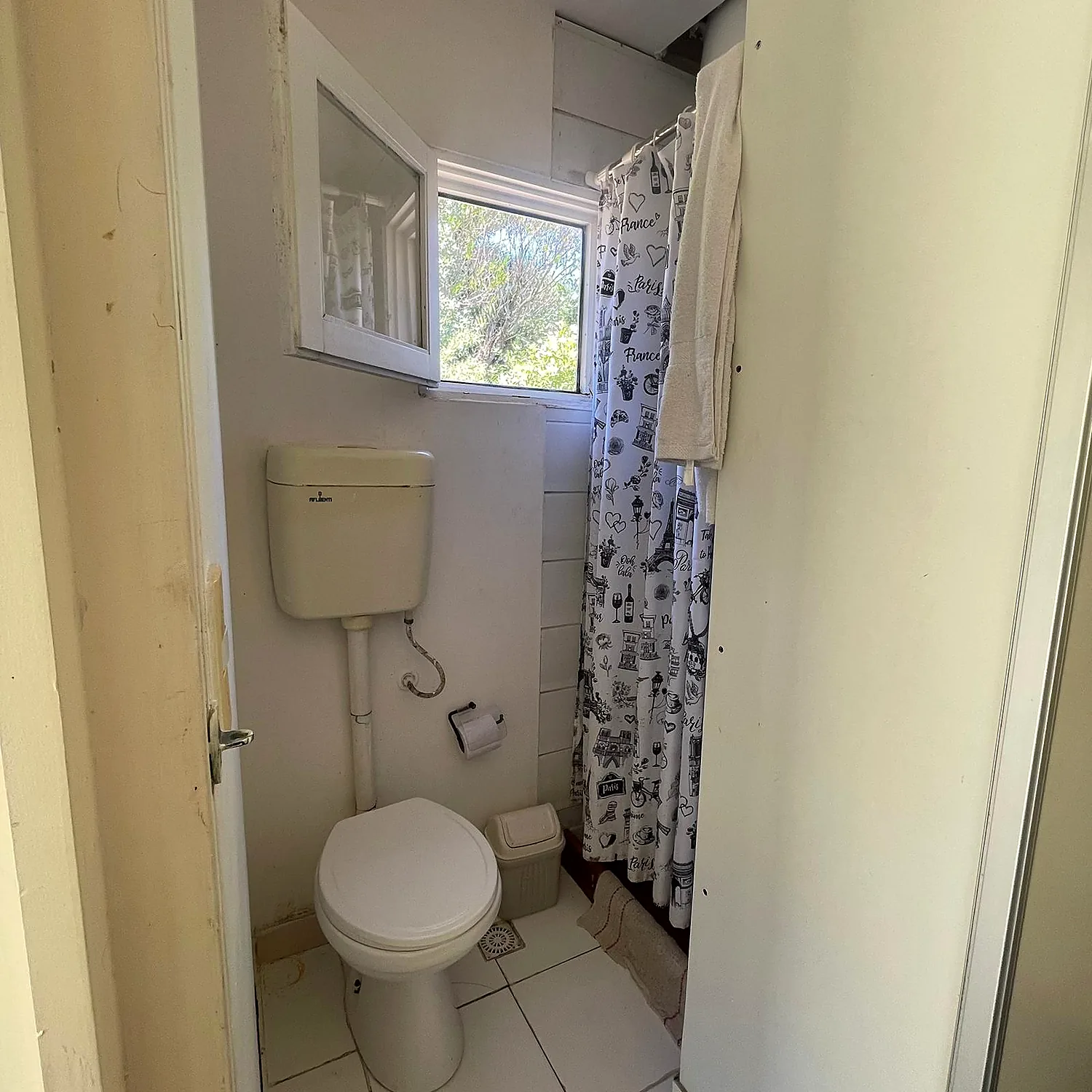 Baño privado de la cabaña monoambiente
